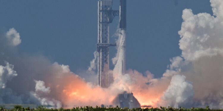 SpaceX completa 12º voo da Starship, maior nave do mundo; veja como foi a missão